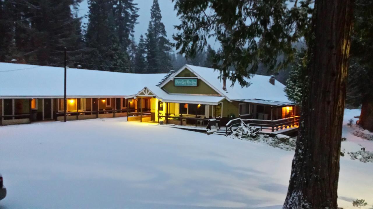 White Chief Mountain Lodge Fish Camp Exterior foto